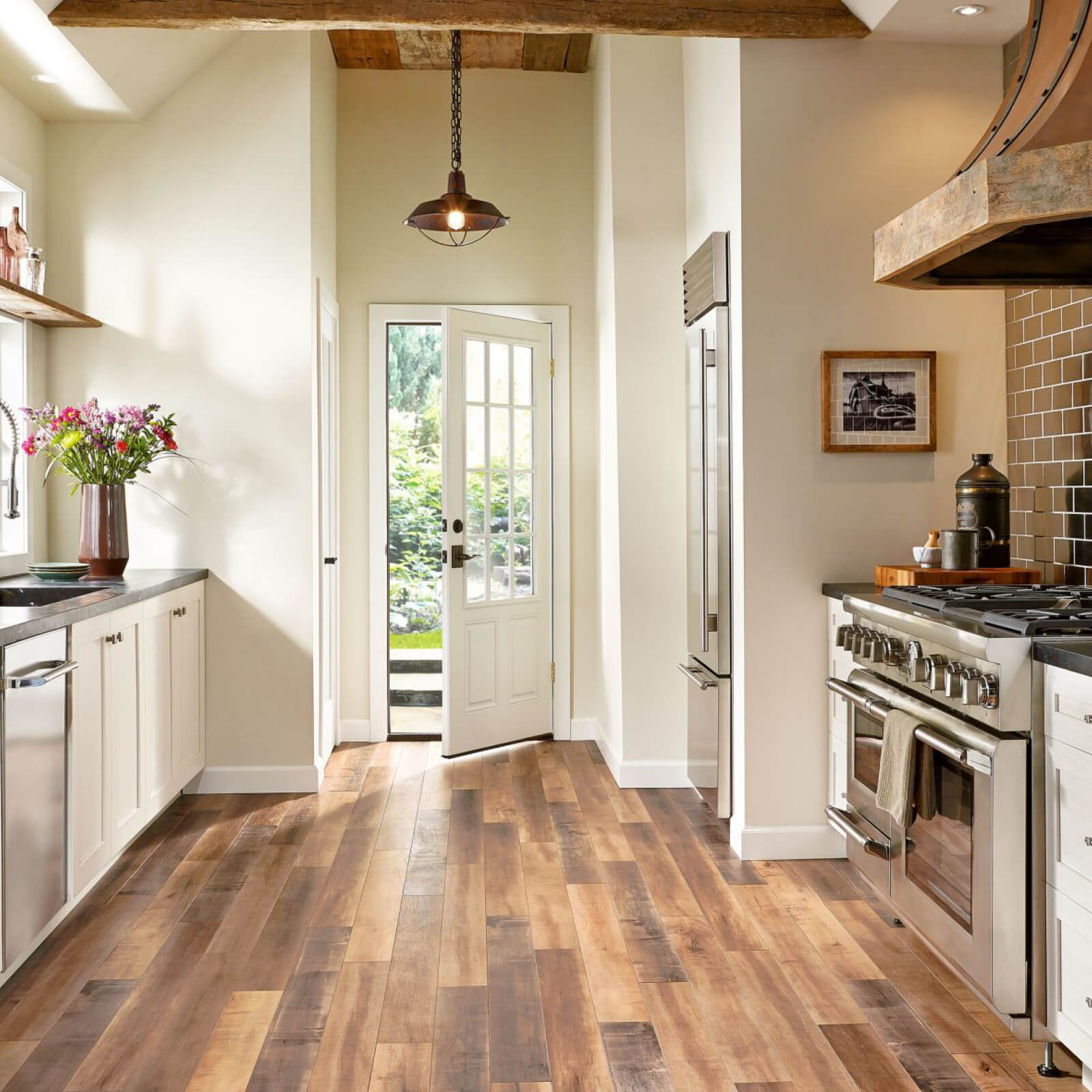 Laminate Kitchen | Signature Flooring, Inc